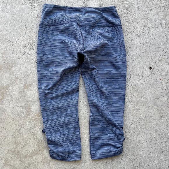 BROOKS Running Women's Urban Run Capri Size Small preloved activewear leggings - Picture 3 of 6